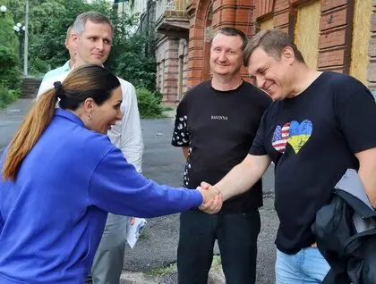 Лора Лумер відвідала Дніпро, де поспілкувалася з Філатовим та представниками різних релігійних конфесій