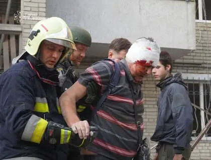 У Львові збільшилося число постраждалих: фото та відео наслідків обстрілу