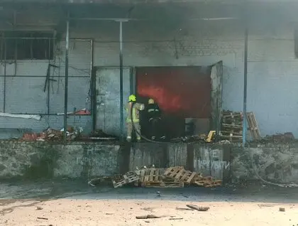 Росіяни вдарили по «Новій пошті» на Вінниччині. Є тяжкопоранені