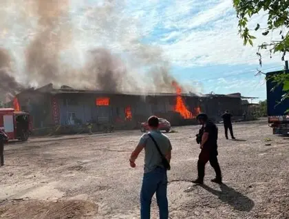 Росіяни вдарили по «Новій пошті» на Вінниччині. Є тяжкопоранені