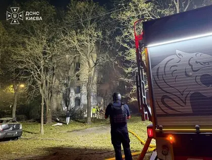 Дев'ятеро загиблих і поранені: ДСНС показала фото наслідків балістичного удару по п'яти районах Києва