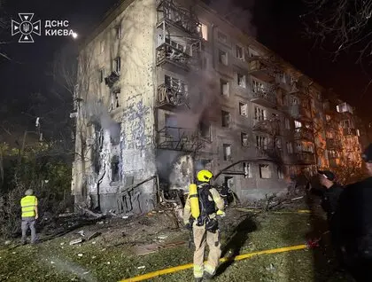 Дев'ятеро загиблих і поранені: ДСНС показала фото наслідків балістичного удару по п'яти районах Києва