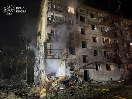 Дев'ятеро загиблих і поранені: ДСНС показала фото наслідків балістичного удару по п'яти районах Києва