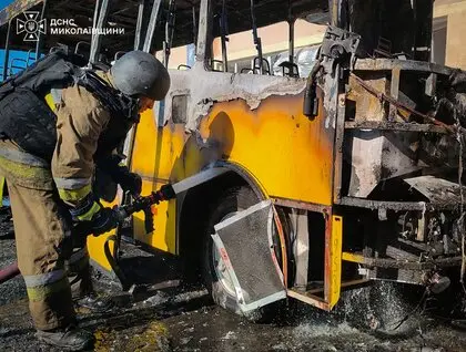 Дрони атакували Миколаїв та область: постраждало подружжя, пошкоджено ліцей та шкільний автобус