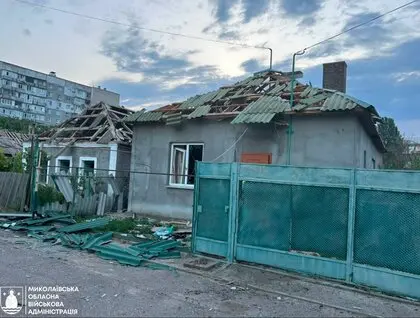 Нічна атака дронів на Миколаїв: зруйновані будинки, є загибла та поранені, серед них діти