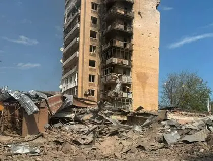 Росія скинула авіабомби на центр Краматорська: 22 людини поранено