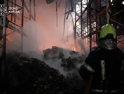 У Києві одна людина загинула, ще десятки постраждали: фото та відео з наслідками атаки