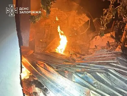 Унаслідок атаки РФ на Запоріжжя зруйновано будинок, двоє загиблих: ДСНС публікує фото наслідків
