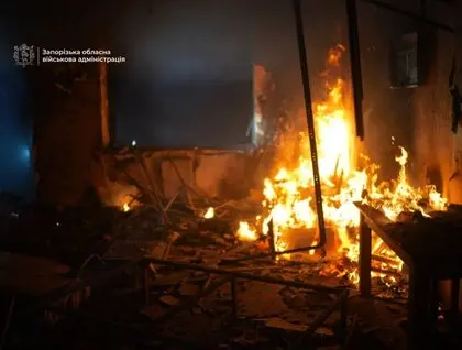 Нічна атака на Запоріжжя: окупанти вдарили дронами та КАБами, є загиблий та шестеро поранених