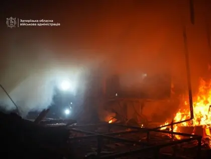 Нічна атака на Запоріжжя: окупанти вдарили дронами та КАБами, є загиблий та шестеро поранених