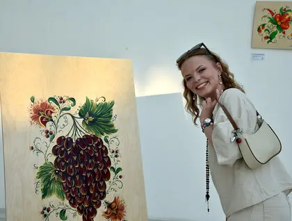 «Україна — це квітка, яка розквітне»: у музеї Шевченка відкрили виставку JYTTIA. Kvitka