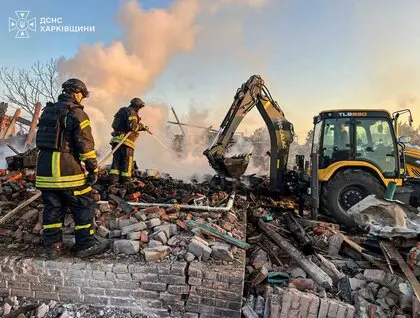 Дві жінки загинули та дві поранені після масованої атаки російських БпЛА по селу на Харківщині
