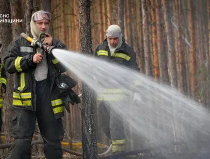 На Київщині вирує масштабна лісова пожежа