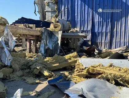 Росіяни вночі спалили ТРЦ у передмісті Дніпра