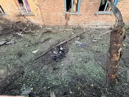 Палала квартира, пошкоджені житлові будинки та адмінбудівля: ДСНС показала фото наслідків атаки на Київ
