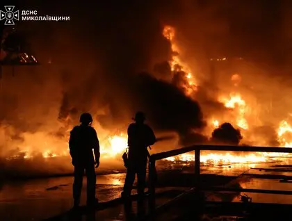 На Миколаївщині росіяни спалили склад підприємства харчової промисловості