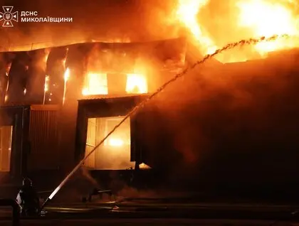 На Миколаївщині росіяни спалили склад підприємства харчової промисловості