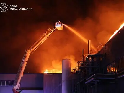 На Миколаївщині росіяни спалили склад підприємства харчової промисловості