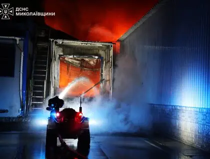 На Миколаївщині росіяни спалили склад підприємства харчової промисловості