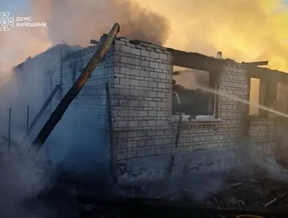 На Київщині пошкоджено склад, адміністративну будівлю та магазин: фото наслідків російської атаки