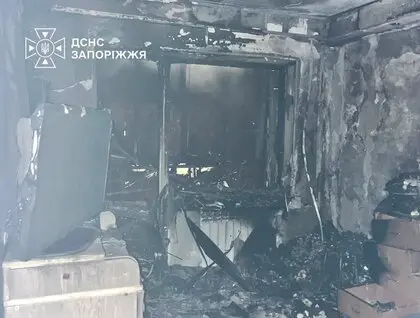 Унаслідок ворожого удару по Запоріжжю є загиблий та постраждалі: ДСНС публікує фото наслідків атаки