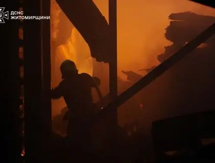 На Житомирщині через удар по індустріальному парку загинули двоє людей: фото з місця атаки