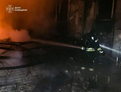 У Києві внаслідок нічної атаки постраждали люди: фото та відео наслідків