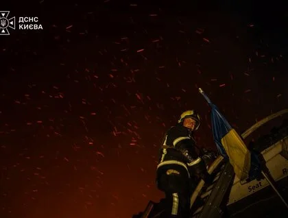 Росіяни завдали ударів по Києву: є загиблий та поранені, спалахнула масштабна пожежа