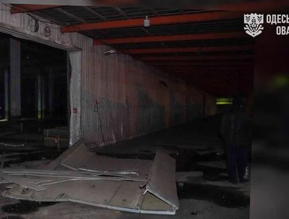 Росіяни влучили в судно, будинки та склад в Одеській області: фото та відео наслідків
