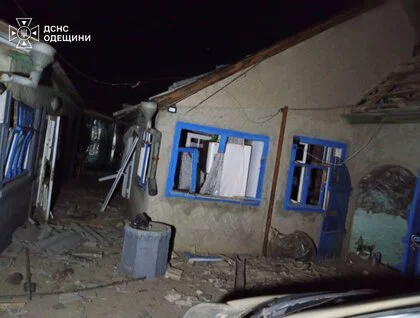 Росіяни влучили в судно, будинки та склад в Одеській області: фото та відео наслідків