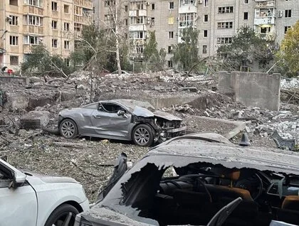 Атака РФ на Кременчук: влучання в підприємство та пошкоджені будинки, фото наслідків