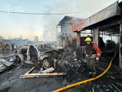 Пожежі у Києві та двоє загиблих: ДСНС публікує фото наслідків ворожої атаки