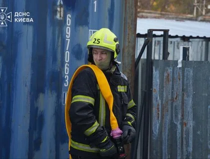 Пожежі у Києві та двоє загиблих: ДСНС публікує фото наслідків ворожої атаки