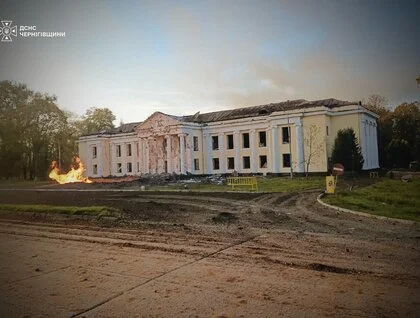 Окупанти атакували багатоповерхівку у Прилуках: четверо загиблих та 20 постраждалих, серед них є діти