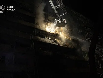 Пожежі у п'ятьох районах Києва та троє загиблих: ДСНС публікує наслідки нічної атаки РФ