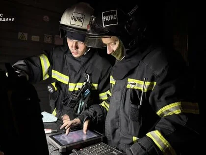 Удар по виробничо-складській будівлі на Київщині: є загиблі та постраждалі