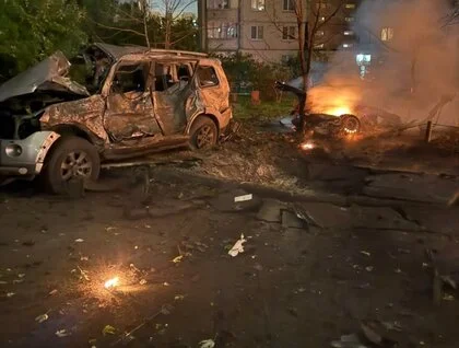 У Києві через атаку дронів загинули люди, а в одному з районів — аварійні вимкнення світла: фото наслідків