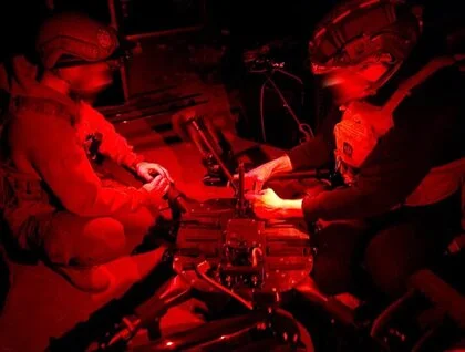 Бійці Нацгвардії за допомогою дронів доправили дитяче харчування та іграшки до Олешок