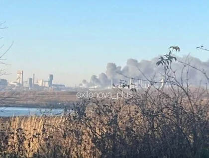 У РФ після атаки дронів спалахнула масштабна пожежа на одному з найбільших хімзаводів
